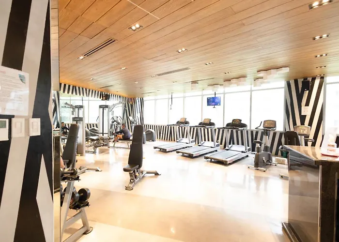 Отель Madr Excellence At The Residences Commonwealth Манила